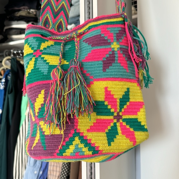 Handmade wayuu woven bucket summer bag - Picture 2 of 2